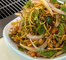 Stir-Fried Bean Sprouts with Three Threads