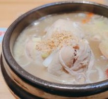 Goji Berry Lotus Seed Ginseng Chicken Soup