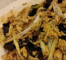 Sour Stir-Fried Egg with Wood Ear Mushrooms