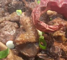 Stewed Goose in Iron Pot