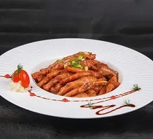 Braised Pig's Feet with Crispy Skin