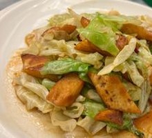 Nang Stir-Fried Cabbage