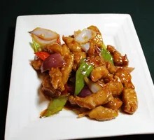 Sautéed Pork with Rice in a Wooden Bucket