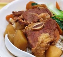 Sauce-Flavored Braised Beef Rice Bowl