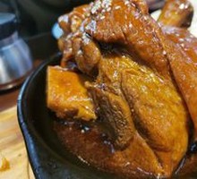 Dongpo Whole Pig's Elbow