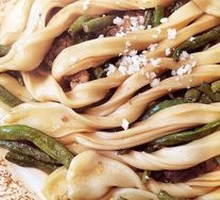 Stewed Spare Ribs with Green Beans and Steamed Bun