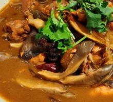 Chicken Stewed with Chanterelle Powder