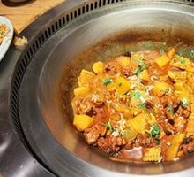 Stewed Pork Ribs in Iron Pot