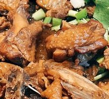 Stir-fried Chicken with Chanterelles