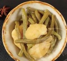 Stewed Potatoes with Green Beans
