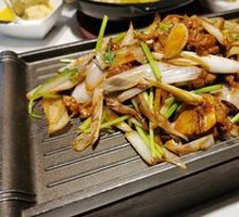 Beijing-style Scallion Stir-fried Lamb