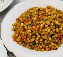 Stir-Fried Noodles with特色