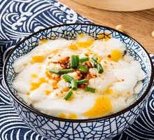 Tofu pudding with spicy soup mixed