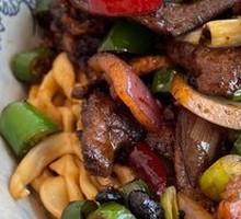 Stir-Fried Pork with Noodles