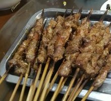 Charcoal-grilled Lamb Skewers