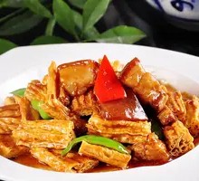 Braised Pork with Tofu Skin