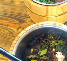 Stir-fried回锅肉 with dried beans
