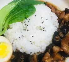 Braised Chicken with Mushrooms Rice