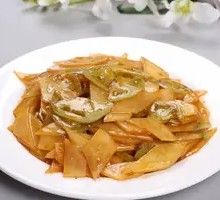 Stir-fried Green Tomatoes with Potato Slices