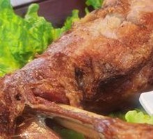 Charcoal-grilled lamb leg (68 yuan/kg)