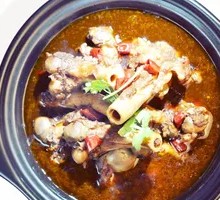 Spicy Lamb Shank in Clay Pot