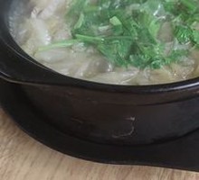 Sour Cabbage and Pork in Clay Pot