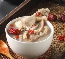 养胃胡椒猪肚炖鸡汤