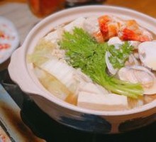 Mini Chicken Meatball Seafood Hot Pot Set