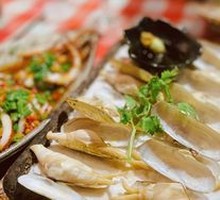 Salt-grilled Razor Clams on Iron Plate