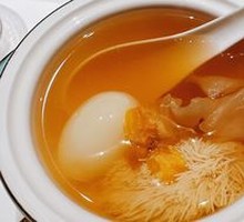 Braised Abalone with Snow Pearls under Moonlight