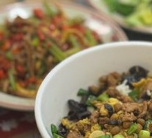 Farmhouse One-Bowl Delight with Sauce