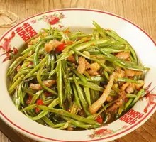 Stir-fried pork belly with string beans