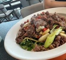 Stir-Fried Beef with Yellow Onion