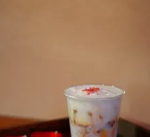 玫瑰海盐奶盖拿铁