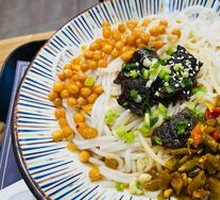 Family-Style Beef Jerky with Fermented Rice Noodles