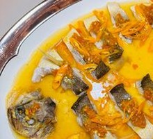 Steamed 5-year-old Taizhou Yellow Fish with Sanzhang Huang Gong Chili