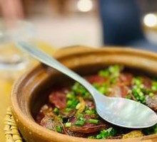 Yuan Yang Intestine Claypot Rice