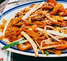 Dry-Fried Beef Rice Noodles