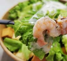 Avocado Shrimp Mango Salad