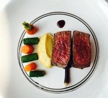 French Filet Mignon with Mashed Potatoes