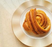 Butterfly Cinnamon Roll