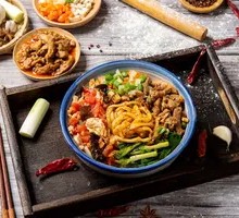 Spicy Oil-Flavored Noodles with Pork Sauce