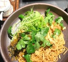 Slow-Cooked Beef Brisket Noodles with Pork Lard