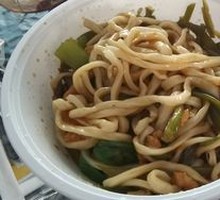 Stir-Fried Pork with Green Pepper Noodles
