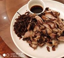 Braised Pork Belly in Flatbread