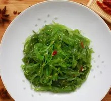 Refreshing Seaweed Noodles