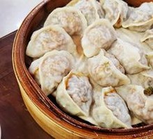 Beijing-style Steamed Pork and Scallion Dumplings