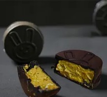 Black Gold Matcha Delight Wheel Cake