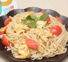 Tomato and Egg Fried Noodles