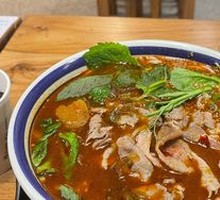 Sour Cabbage Beef Rice Noodles (Freshly Cut, Boiled)
